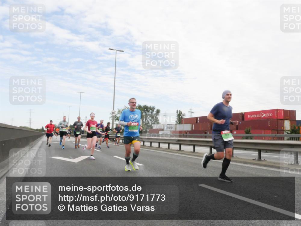03.10.2025 - Köhlbrandbrückenlauf Matties Gatica Varas http://msf.ph/oto/9171773 03.10.2025 15:18:12 Position 3  meine-sportfotos.de