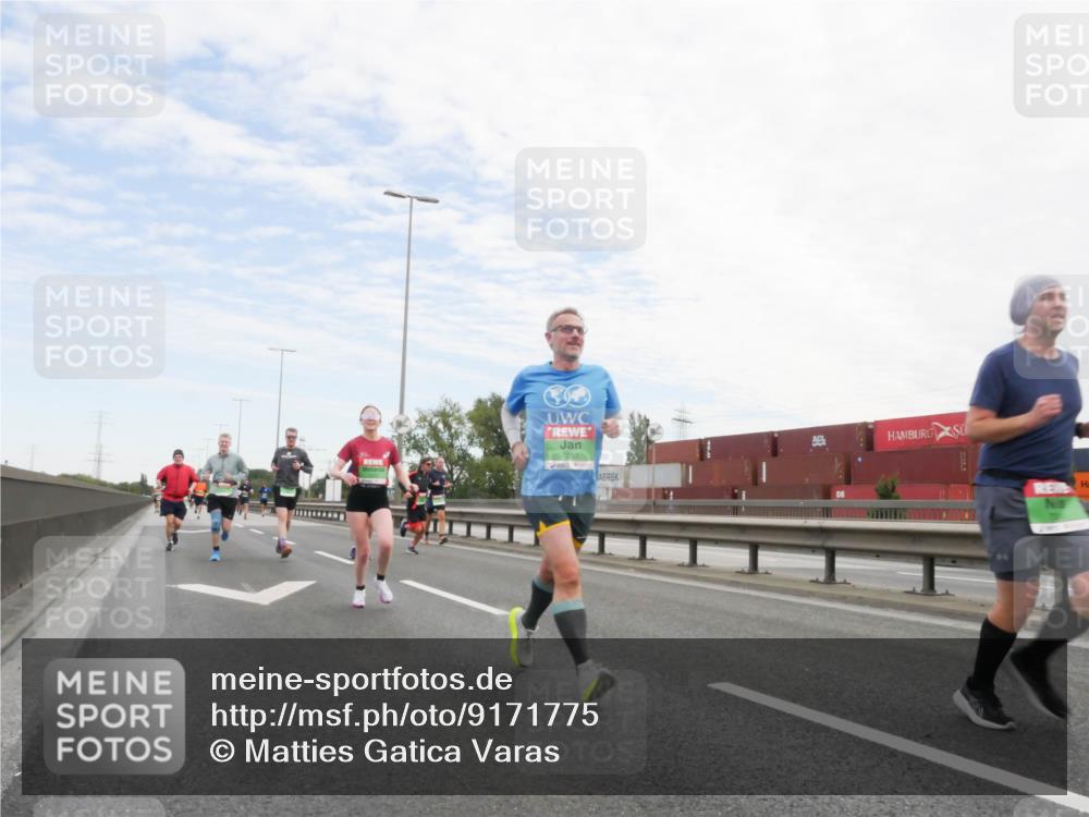 03.10.2025 - Köhlbrandbrückenlauf Matties Gatica Varas http://msf.ph/oto/9171775 03.10.2025 15:18:12 Position 3 7283 meine-sportfotos.de