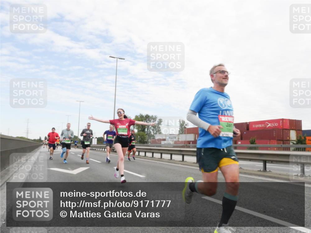 03.10.2025 - Köhlbrandbrückenlauf Matties Gatica Varas http://msf.ph/oto/9171777 03.10.2025 15:18:13 Position 3  meine-sportfotos.de