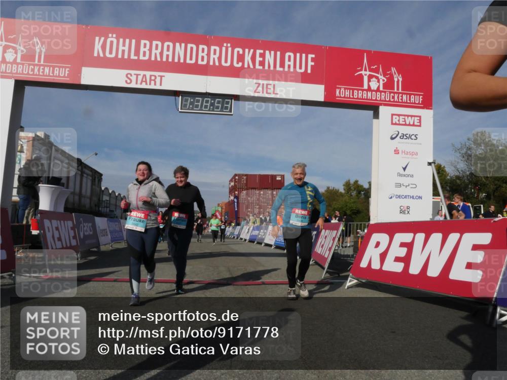 03.10.2025 - Köhlbrandbrückenlauf Matties Gatica Varas http://msf.ph/oto/9171778 03.10.2025 10:38:55 Ziel 2279, 2434, 2575, 3040, 3412, 3413, 3437, 3475 meine-sportfotos.de