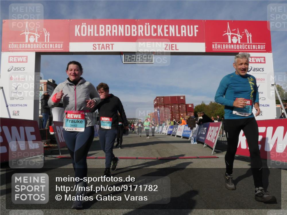 03.10.2025 - Köhlbrandbrückenlauf Matties Gatica Varas http://msf.ph/oto/9171782 03.10.2025 10:38:56 Ziel 2279, 2434, 2575, 3040, 3412, 3413, 3475 meine-sportfotos.de
