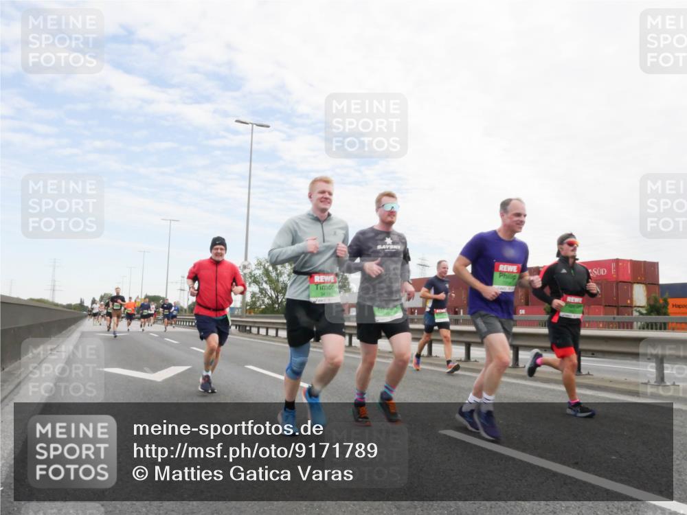 03.10.2025 - Köhlbrandbrückenlauf Matties Gatica Varas http://msf.ph/oto/9171789 03.10.2025 15:18:16 Position 3  meine-sportfotos.de