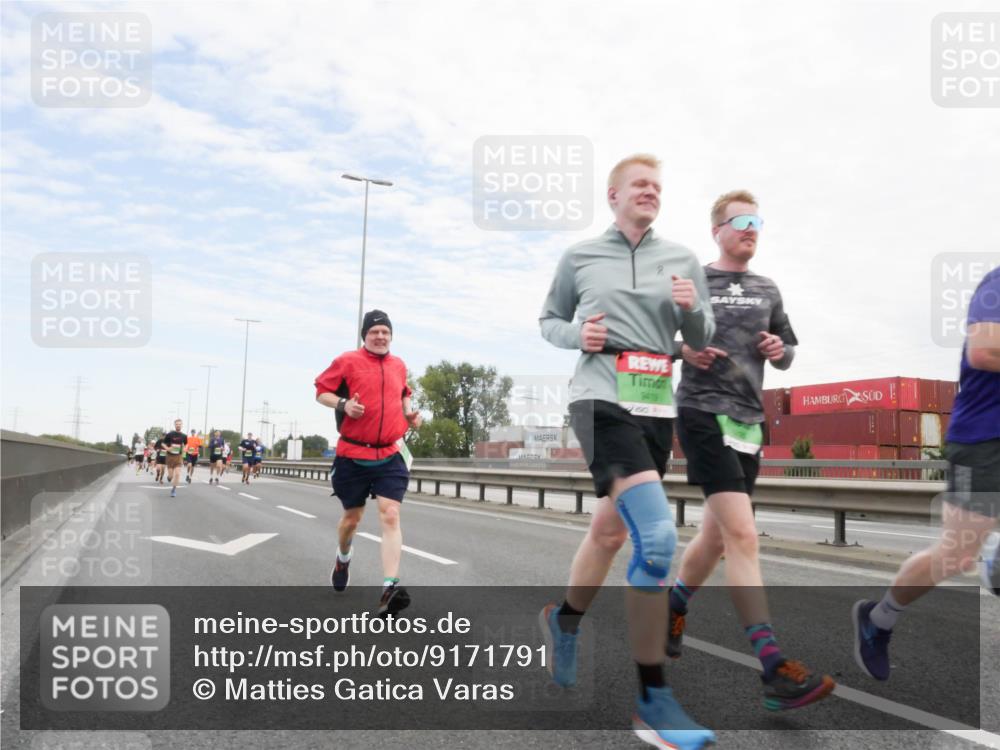 03.10.2025 - Köhlbrandbrückenlauf Matties Gatica Varas http://msf.ph/oto/9171791 03.10.2025 15:18:16 Position 3 9419 meine-sportfotos.de