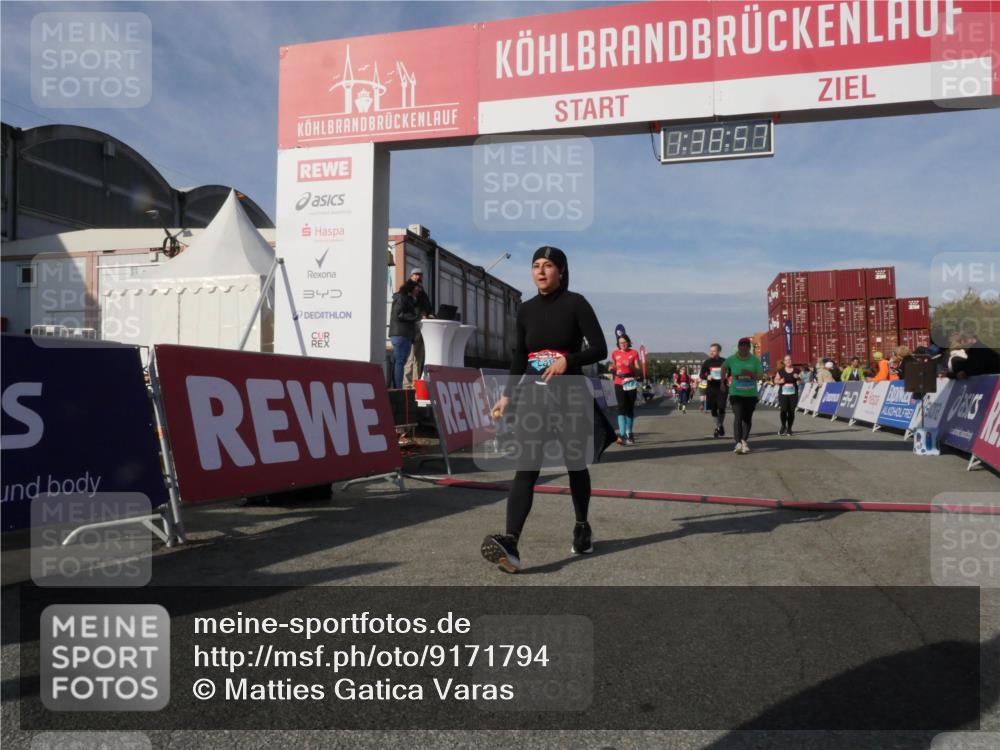03.10.2025 - Köhlbrandbrückenlauf Matties Gatica Varas http://msf.ph/oto/9171794 03.10.2025 10:38:59 Ziel 2434, 2438, 2575, 2756, 3040, 3412, 3413, 3475 meine-sportfotos.de
