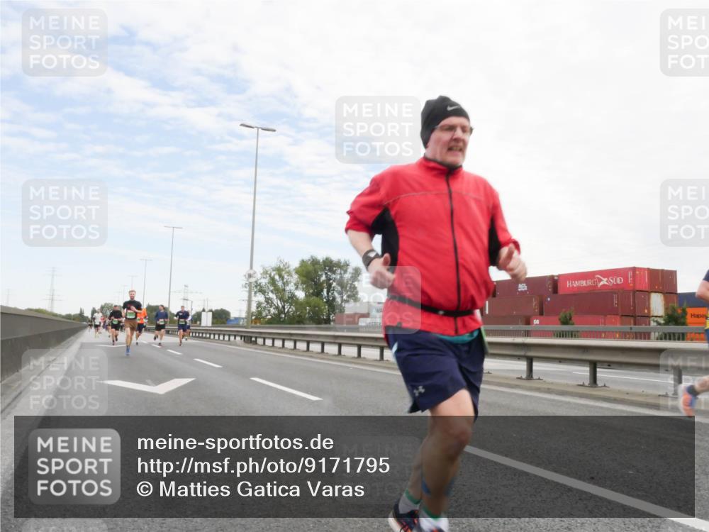 03.10.2025 - Köhlbrandbrückenlauf Matties Gatica Varas http://msf.ph/oto/9171795 03.10.2025 15:18:17 Position 3  meine-sportfotos.de