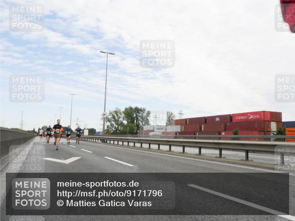 03.10.2025 - Köhlbrandbrückenlauf Matties Gatica Varas http://msf.ph/oto/9171796 03.10.2025 15:18:18 Position 3  meine-sportfotos.de