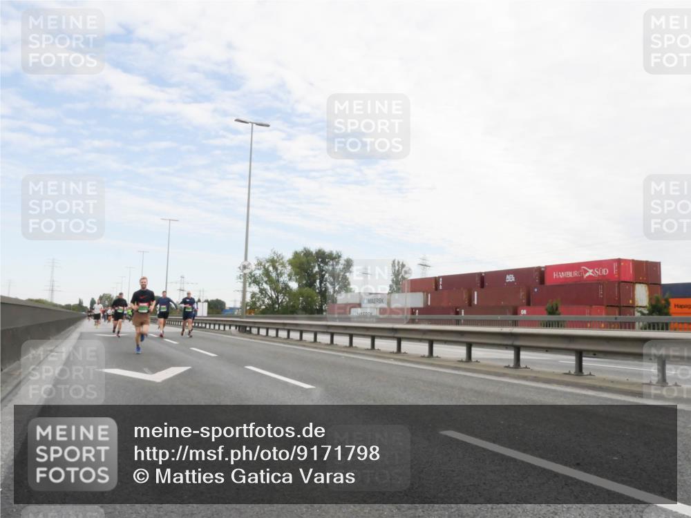 03.10.2025 - Köhlbrandbrückenlauf Matties Gatica Varas http://msf.ph/oto/9171798 03.10.2025 15:18:18 Position 3  meine-sportfotos.de