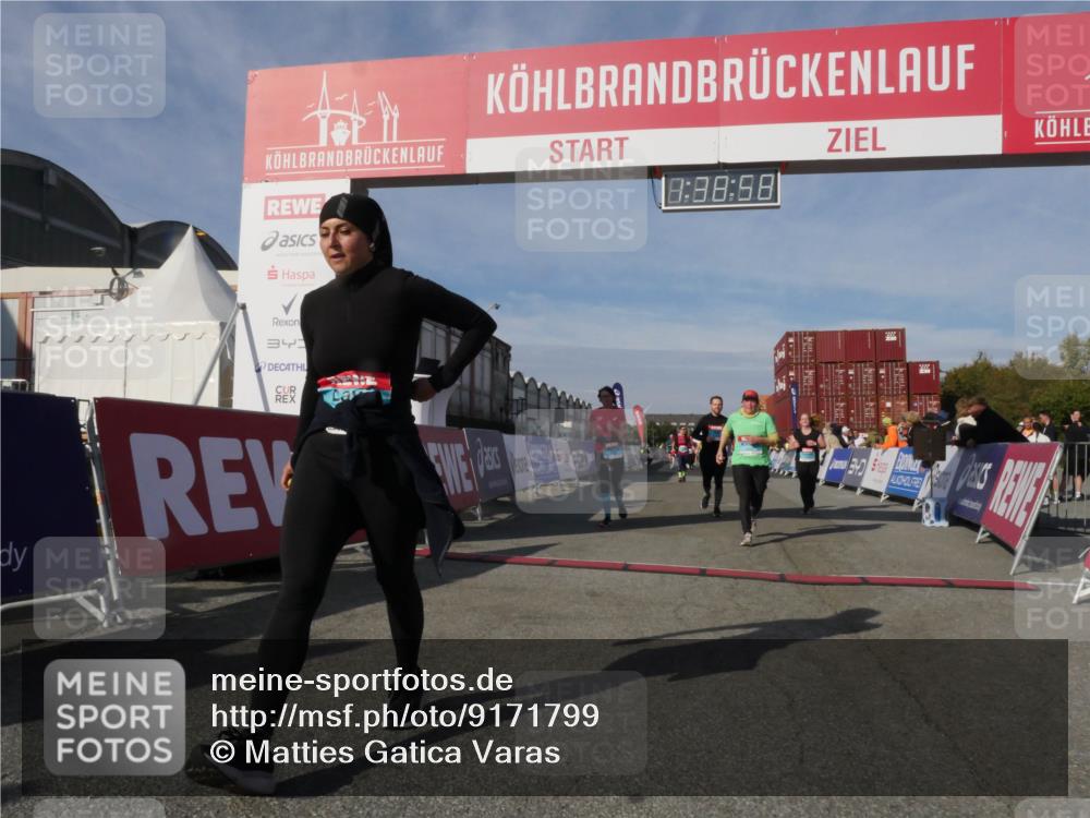 03.10.2025 - Köhlbrandbrückenlauf Matties Gatica Varas http://msf.ph/oto/9171799 03.10.2025 10:39:00 Ziel 2434, 2438, 2575, 2756, 3040, 3412, 3413, 3475, 3733 meine-sportfotos.de