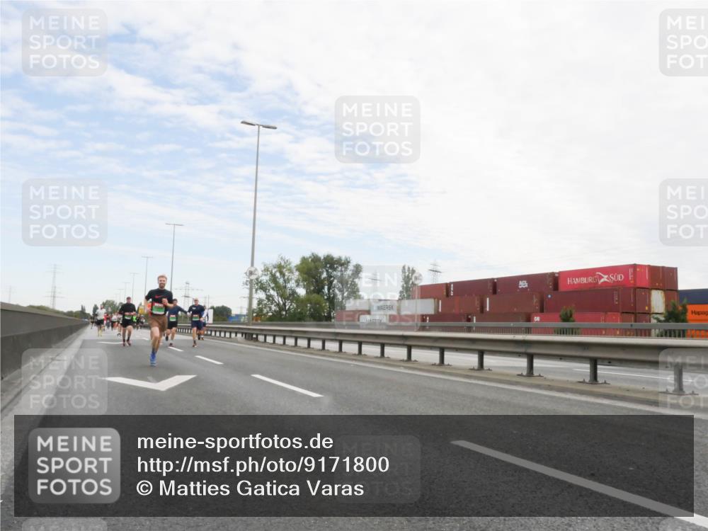 03.10.2025 - Köhlbrandbrückenlauf Matties Gatica Varas http://msf.ph/oto/9171800 03.10.2025 15:18:19 Position 3  meine-sportfotos.de