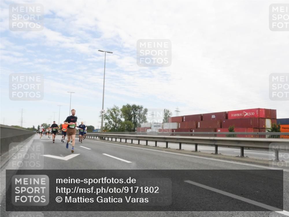 03.10.2025 - Köhlbrandbrückenlauf Matties Gatica Varas http://msf.ph/oto/9171802 03.10.2025 15:18:19 Position 3  meine-sportfotos.de