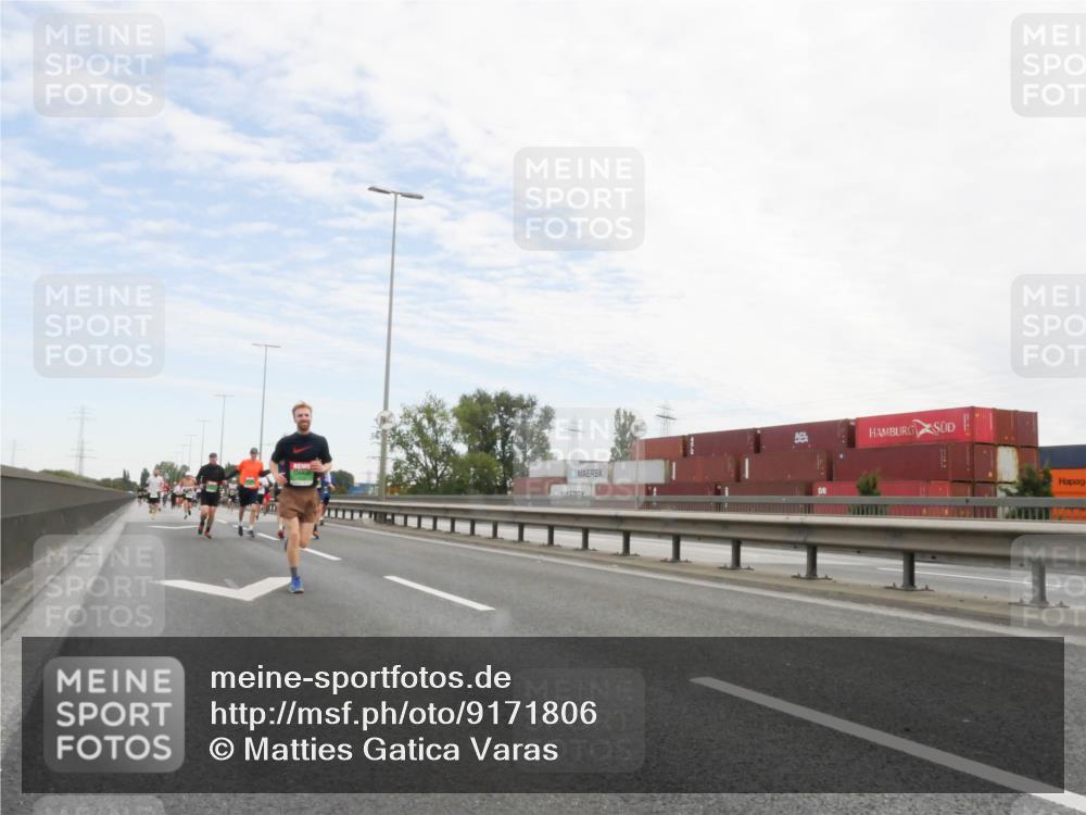 03.10.2025 - Köhlbrandbrückenlauf Matties Gatica Varas http://msf.ph/oto/9171806 03.10.2025 15:18:20 Position 3  meine-sportfotos.de