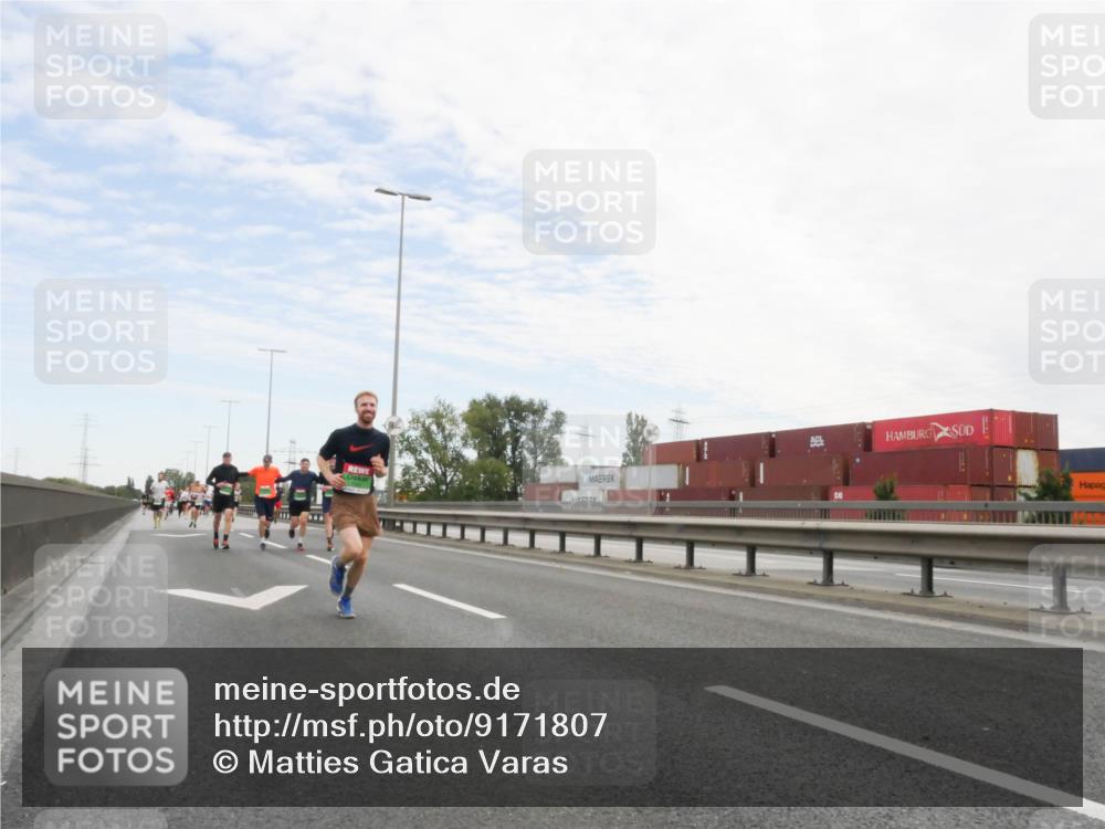 03.10.2025 - Köhlbrandbrückenlauf Matties Gatica Varas http://msf.ph/oto/9171807 03.10.2025 15:18:20 Position 3  meine-sportfotos.de
