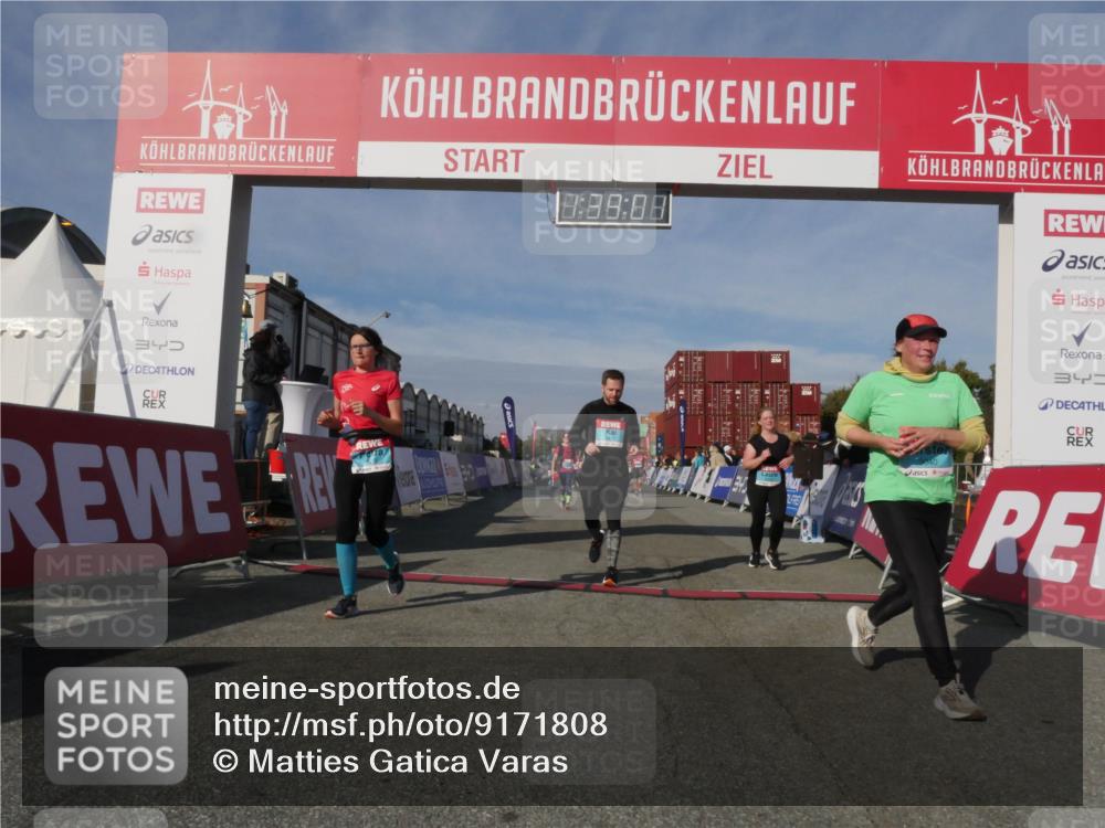03.10.2025 - Köhlbrandbrückenlauf Matties Gatica Varas http://msf.ph/oto/9171808 03.10.2025 10:39:02 Ziel 2434, 2438, 2756, 3412, 3413, 3475, 3733 meine-sportfotos.de