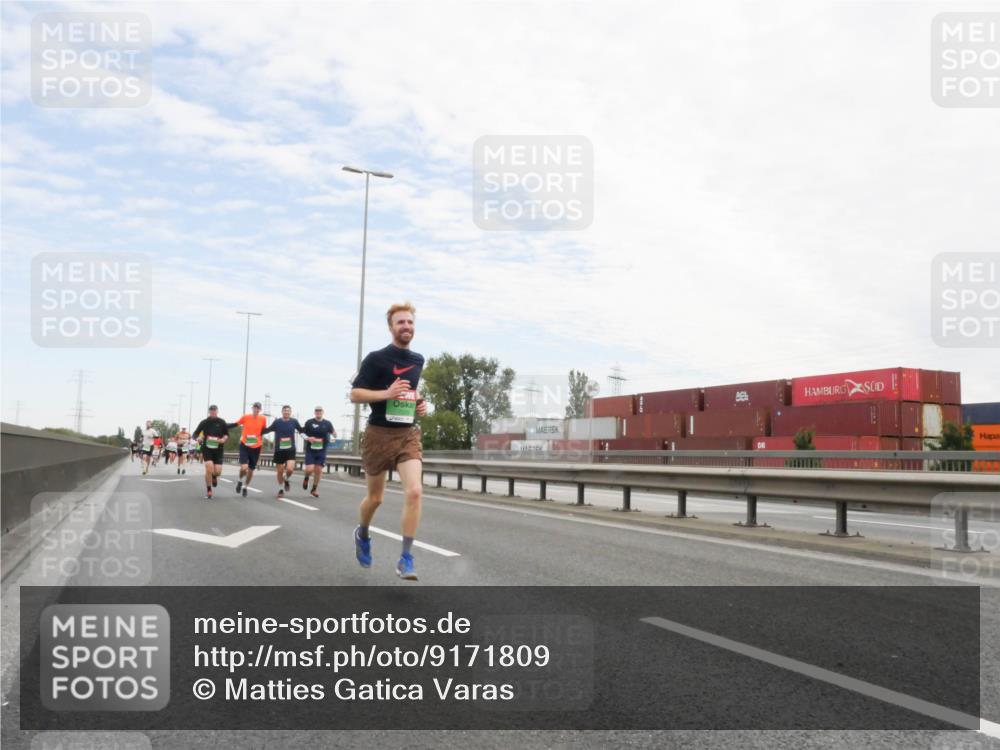 03.10.2025 - Köhlbrandbrückenlauf Matties Gatica Varas http://msf.ph/oto/9171809 03.10.2025 15:18:21 Position 3  meine-sportfotos.de