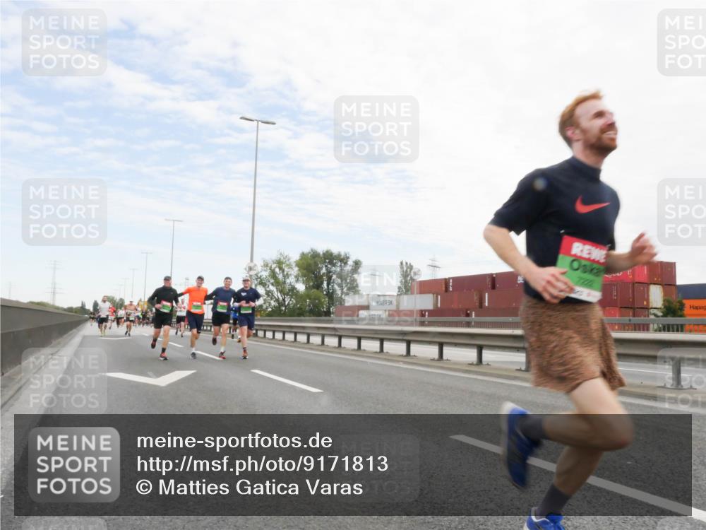 03.10.2025 - Köhlbrandbrückenlauf Matties Gatica Varas http://msf.ph/oto/9171813 03.10.2025 15:18:22 Position 3 7222 meine-sportfotos.de