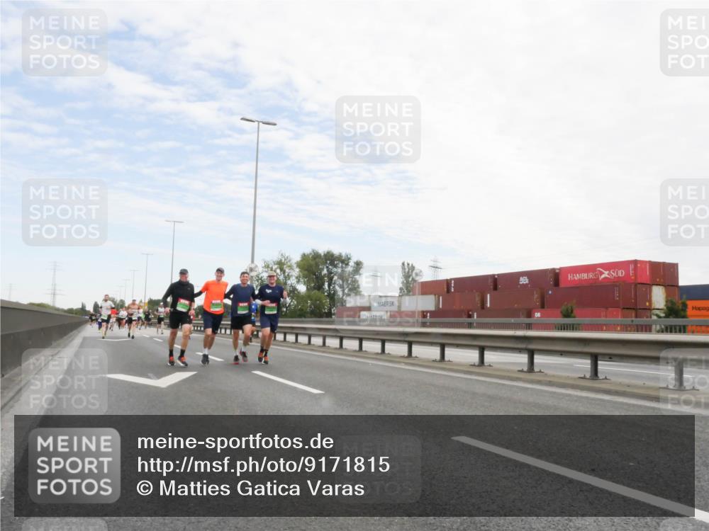 03.10.2025 - Köhlbrandbrückenlauf Matties Gatica Varas http://msf.ph/oto/9171815 03.10.2025 15:18:22 Position 3  meine-sportfotos.de