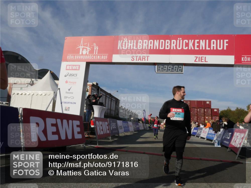 03.10.2025 - Köhlbrandbrückenlauf Matties Gatica Varas http://msf.ph/oto/9171816 03.10.2025 10:39:04 Ziel 1880, 2378, 2438, 2756, 3412, 3413, 3433, 3733 meine-sportfotos.de