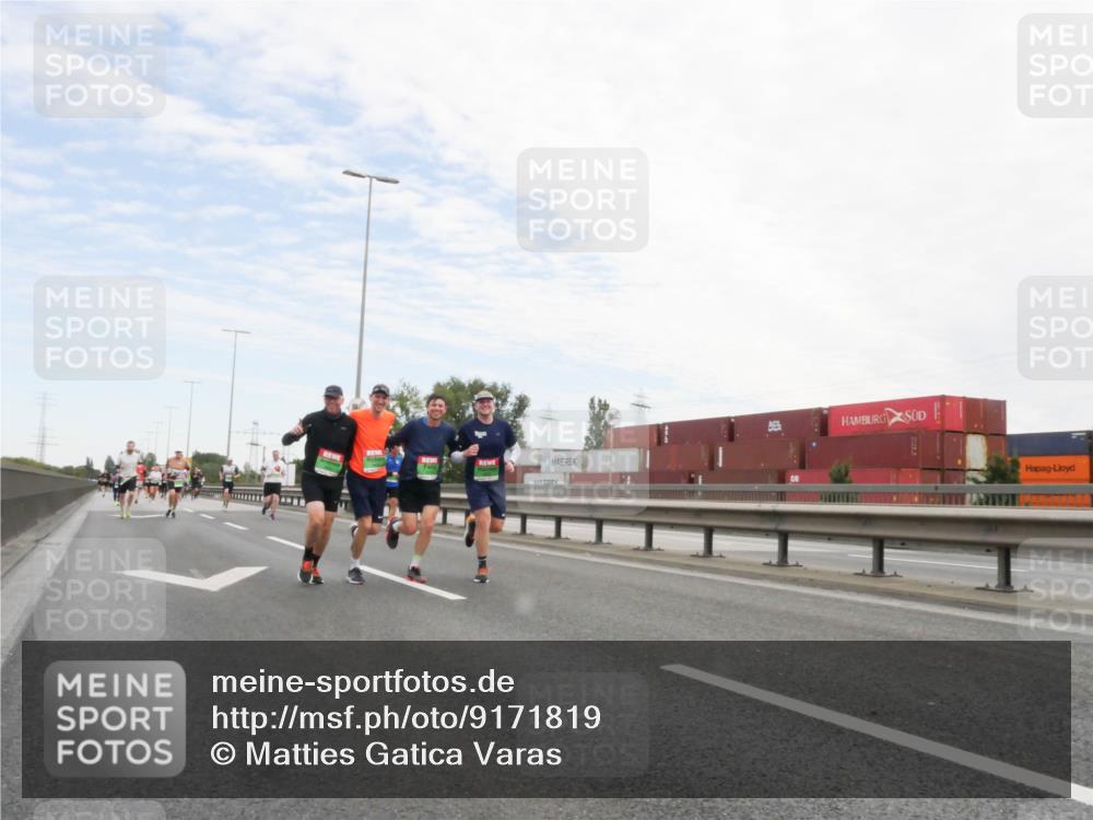 03.10.2025 - Köhlbrandbrückenlauf Matties Gatica Varas http://msf.ph/oto/9171819 03.10.2025 15:18:23 Position 3  meine-sportfotos.de