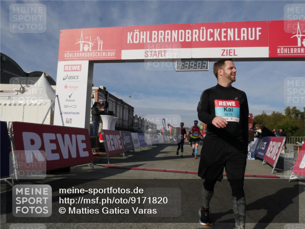 03.10.2025 - Köhlbrandbrückenlauf Matties Gatica Varas http://msf.ph/oto/9171820 03.10.2025 10:39:05 Ziel 1880, 2378, 2438, 2756, 3130, 3412, 3413, 3433, 3733 meine-sportfotos.de