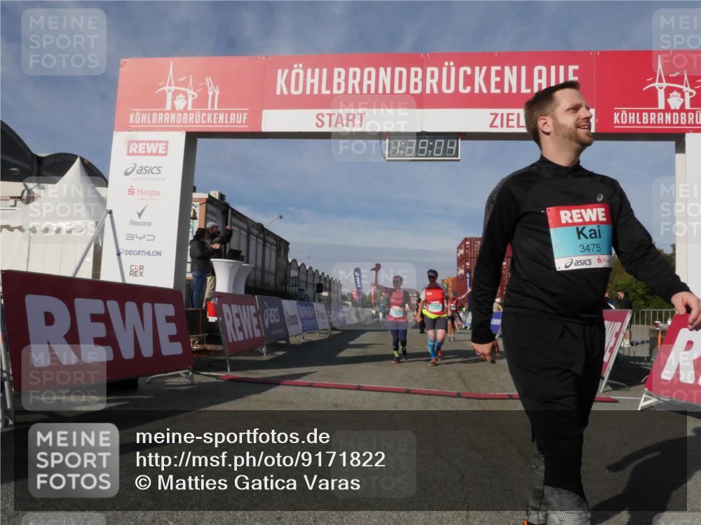 03.10.2025 - Köhlbrandbrückenlauf Matties Gatica Varas http://msf.ph/oto/9171822 03.10.2025 10:39:06 Ziel 1880, 2378, 2438, 2756, 3130, 3412, 3413, 3433, 3733 meine-sportfotos.de
