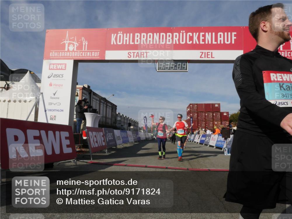 03.10.2025 - Köhlbrandbrückenlauf Matties Gatica Varas http://msf.ph/oto/9171824 03.10.2025 10:39:06 Ziel 1880, 2378, 2438, 2756, 3130, 3412, 3413, 3433, 3733 meine-sportfotos.de