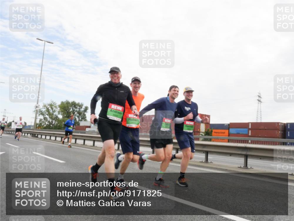03.10.2025 - Köhlbrandbrückenlauf Matties Gatica Varas http://msf.ph/oto/9171825 03.10.2025 15:18:25 Position 3 8802 meine-sportfotos.de
