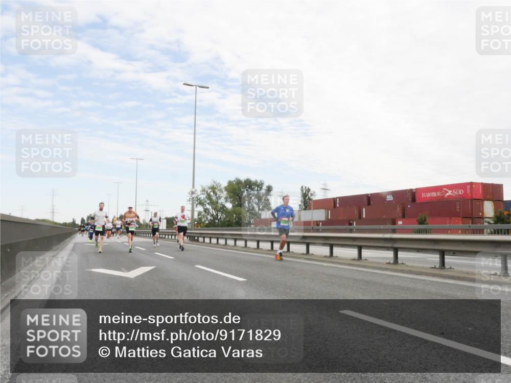 03.10.2025 - Köhlbrandbrückenlauf Matties Gatica Varas http://msf.ph/oto/9171829 03.10.2025 15:18:25 Position 3  meine-sportfotos.de