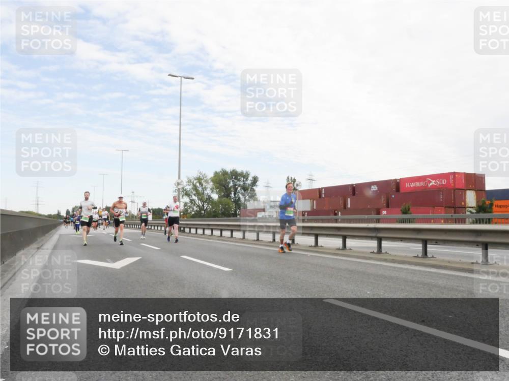 03.10.2025 - Köhlbrandbrückenlauf Matties Gatica Varas http://msf.ph/oto/9171831 03.10.2025 15:18:26 Position 3  meine-sportfotos.de