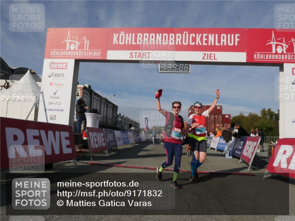 03.10.2025 - Köhlbrandbrückenlauf Matties Gatica Varas http://msf.ph/oto/9171832 03.10.2025 10:39:08 Ziel 1256, 1880, 2378, 2438, 2442, 2756, 3130, 3433, 3733 meine-sportfotos.de