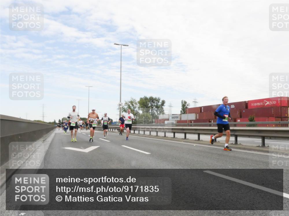 03.10.2025 - Köhlbrandbrückenlauf Matties Gatica Varas http://msf.ph/oto/9171835 03.10.2025 15:18:27 Position 3  meine-sportfotos.de