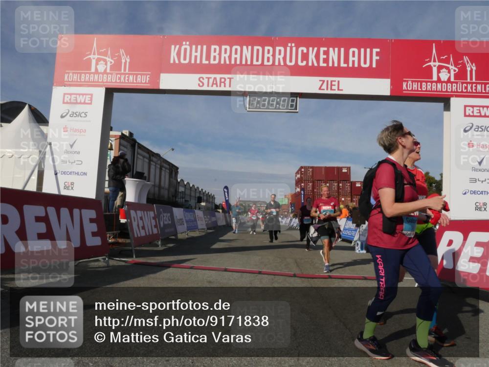 03.10.2025 - Köhlbrandbrückenlauf Matties Gatica Varas http://msf.ph/oto/9171838 03.10.2025 10:39:09 Ziel 1256, 1880, 2378, 2438, 2442, 2756, 3130, 3433, 3733 meine-sportfotos.de