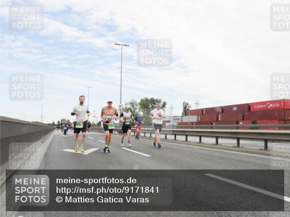 03.10.2025 - Köhlbrandbrückenlauf Matties Gatica Varas http://msf.ph/oto/9171841 03.10.2025 15:18:28 Position 3  meine-sportfotos.de