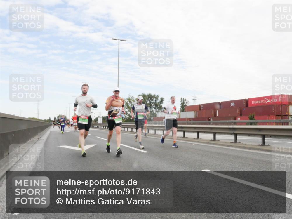 03.10.2025 - Köhlbrandbrückenlauf Matties Gatica Varas http://msf.ph/oto/9171843 03.10.2025 15:18:29 Position 3  meine-sportfotos.de