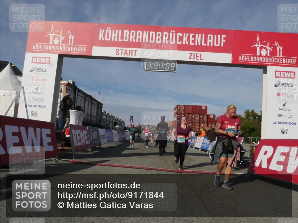 03.10.2025 - Köhlbrandbrückenlauf Matties Gatica Varas http://msf.ph/oto/9171844 03.10.2025 10:39:11 Ziel 1256, 1880, 2261, 2378, 2438, 2442, 3130, 3433, 3733 meine-sportfotos.de