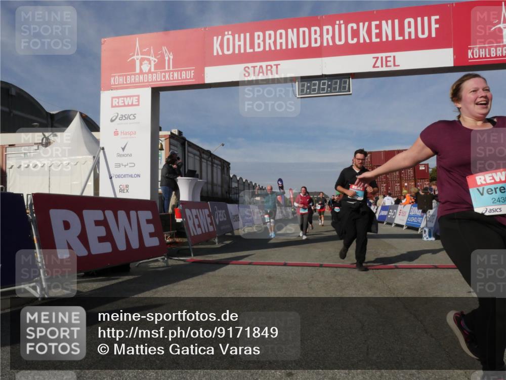 03.10.2025 - Köhlbrandbrückenlauf Matties Gatica Varas http://msf.ph/oto/9171849 03.10.2025 10:39:13 Ziel 1256, 1880, 2261, 2378, 2442, 3130, 3433 meine-sportfotos.de