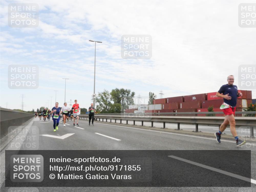 03.10.2025 - Köhlbrandbrückenlauf Matties Gatica Varas http://msf.ph/oto/9171855 03.10.2025 15:18:32 Position 3  meine-sportfotos.de