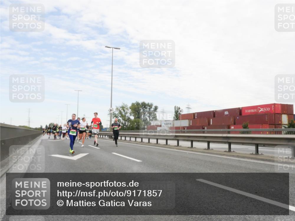 03.10.2025 - Köhlbrandbrückenlauf Matties Gatica Varas http://msf.ph/oto/9171857 03.10.2025 15:18:32 Position 3  meine-sportfotos.de