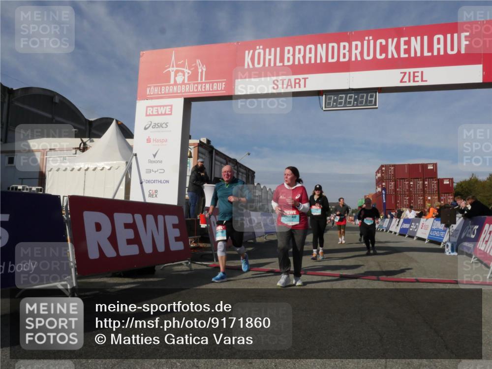 03.10.2025 - Köhlbrandbrückenlauf Matties Gatica Varas http://msf.ph/oto/9171860 03.10.2025 10:39:16 Ziel 1256, 2261, 2378, 2442, 3130, 3637, 3639 meine-sportfotos.de