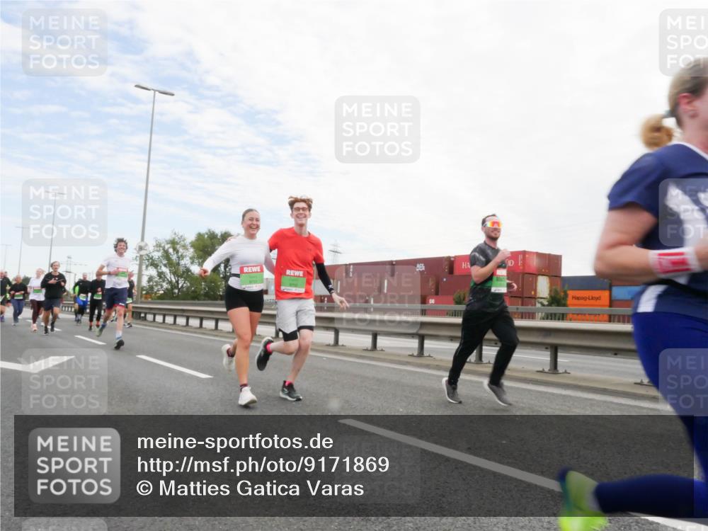 03.10.2025 - Köhlbrandbrückenlauf Matties Gatica Varas http://msf.ph/oto/9171869 03.10.2025 15:18:35 Position 3  meine-sportfotos.de
