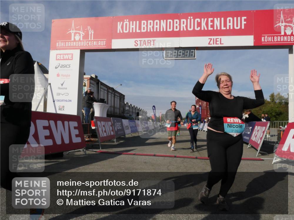 03.10.2025 - Köhlbrandbrückenlauf Matties Gatica Varas http://msf.ph/oto/9171874 03.10.2025 10:39:19 Ziel 1256, 2261, 2442, 3637, 3639 meine-sportfotos.de