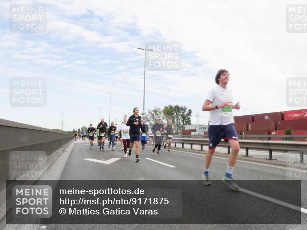 03.10.2025 - Köhlbrandbrückenlauf Matties Gatica Varas http://msf.ph/oto/9171875 03.10.2025 15:18:38 Position 3  meine-sportfotos.de