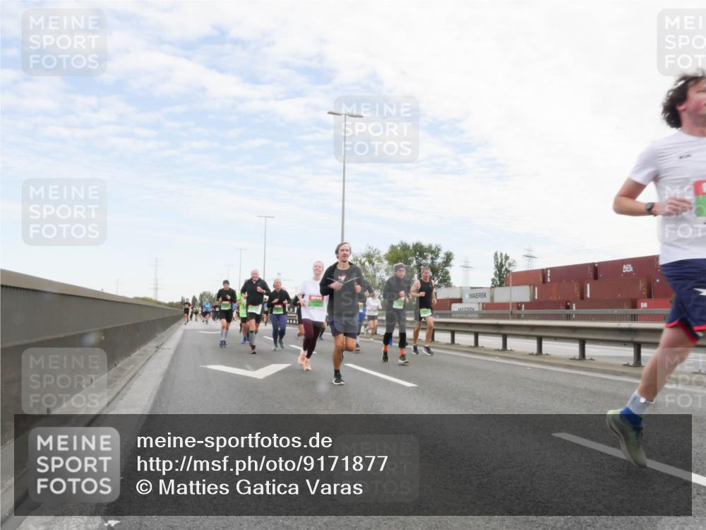 03.10.2025 - Köhlbrandbrückenlauf Matties Gatica Varas http://msf.ph/oto/9171877 03.10.2025 15:18:38 Position 3  meine-sportfotos.de