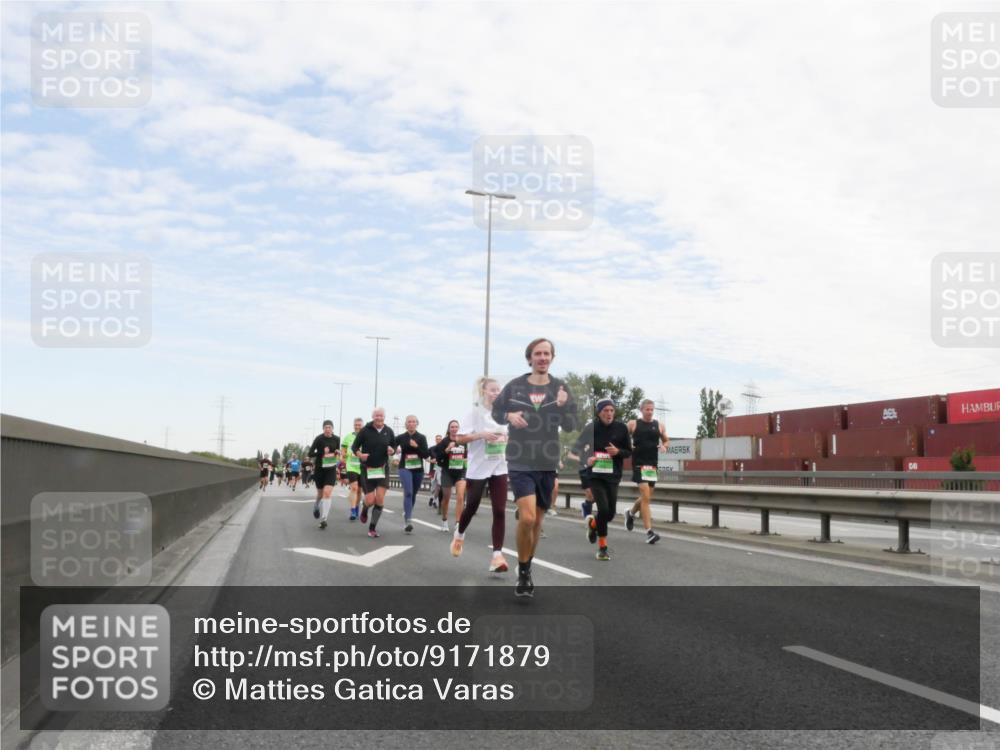 03.10.2025 - Köhlbrandbrückenlauf Matties Gatica Varas http://msf.ph/oto/9171879 03.10.2025 15:18:39 Position 3  meine-sportfotos.de