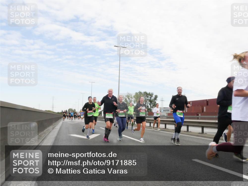 03.10.2025 - Köhlbrandbrückenlauf Matties Gatica Varas http://msf.ph/oto/9171885 03.10.2025 15:18:40 Position 3  meine-sportfotos.de