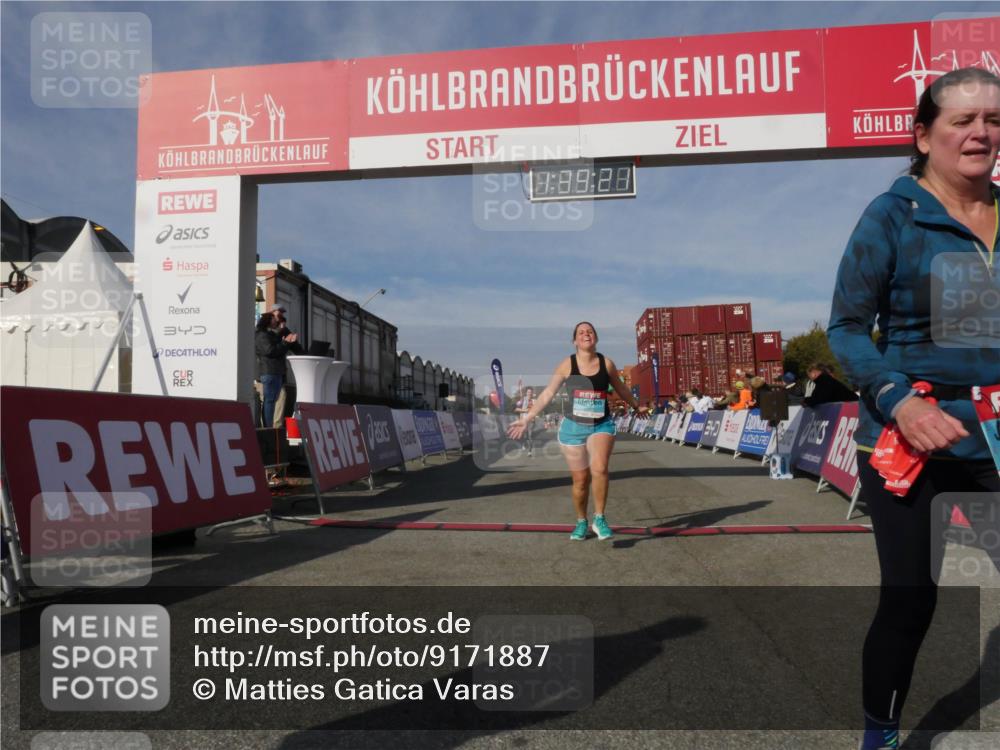 03.10.2025 - Köhlbrandbrückenlauf Matties Gatica Varas http://msf.ph/oto/9171887 03.10.2025 10:39:23 Ziel 2261, 3286, 3637, 3639 meine-sportfotos.de