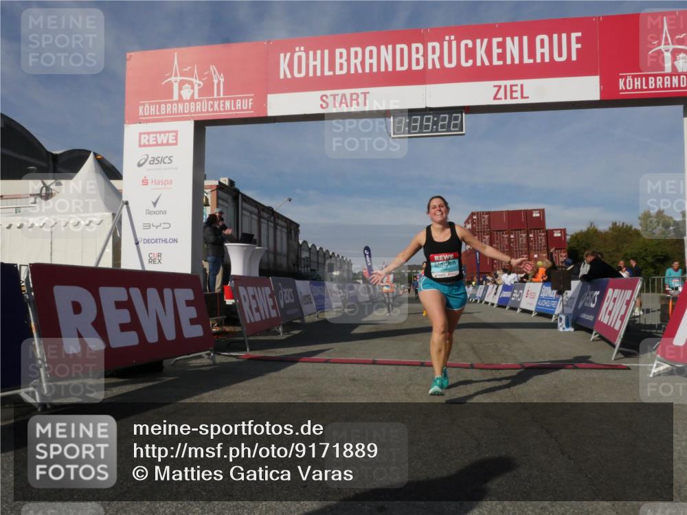 03.10.2025 - Köhlbrandbrückenlauf Matties Gatica Varas http://msf.ph/oto/9171889 03.10.2025 10:39:23 Ziel 2261, 3286, 3637, 3639 meine-sportfotos.de