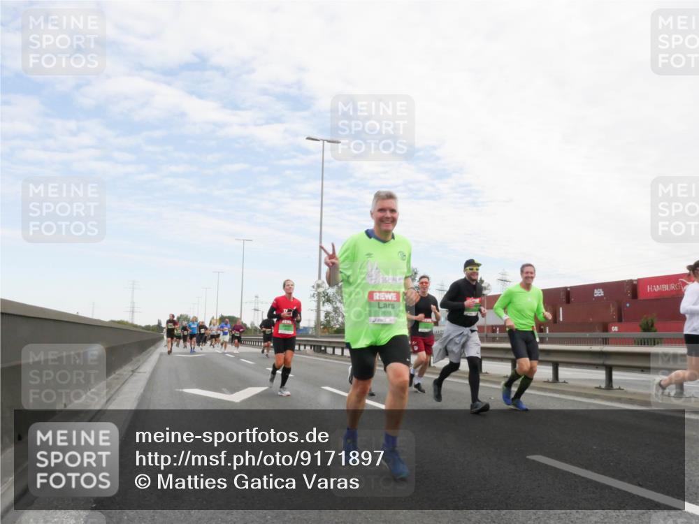 03.10.2025 - Köhlbrandbrückenlauf Matties Gatica Varas http://msf.ph/oto/9171897 03.10.2025 15:18:43 Position 3 7615 meine-sportfotos.de