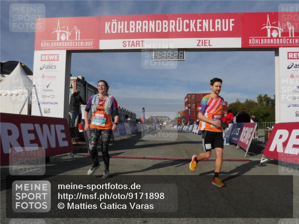 03.10.2025 - Köhlbrandbrückenlauf Matties Gatica Varas http://msf.ph/oto/9171898 03.10.2025 10:39:28 Ziel 3286 meine-sportfotos.de