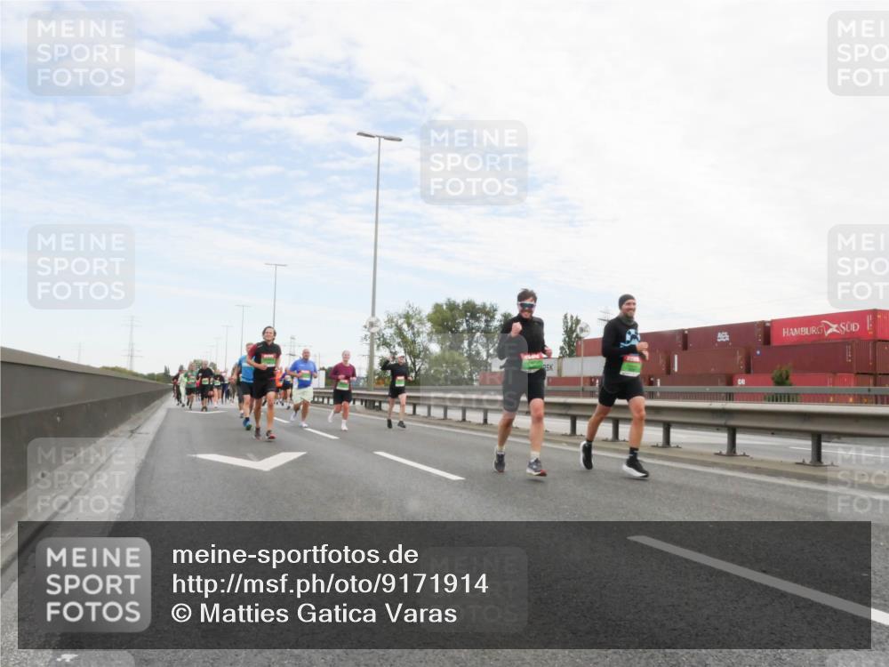03.10.2025 - Köhlbrandbrückenlauf Matties Gatica Varas http://msf.ph/oto/9171914 03.10.2025 15:18:47 Position 3  meine-sportfotos.de