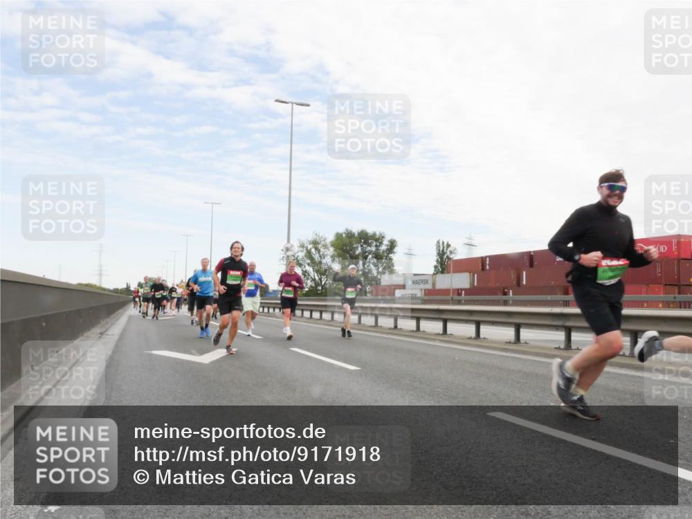 03.10.2025 - Köhlbrandbrückenlauf Matties Gatica Varas http://msf.ph/oto/9171918 03.10.2025 15:18:48 Position 3  meine-sportfotos.de